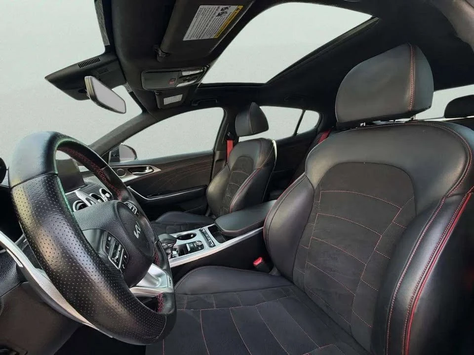 2023 Kia Stinger - Image 10 of 20