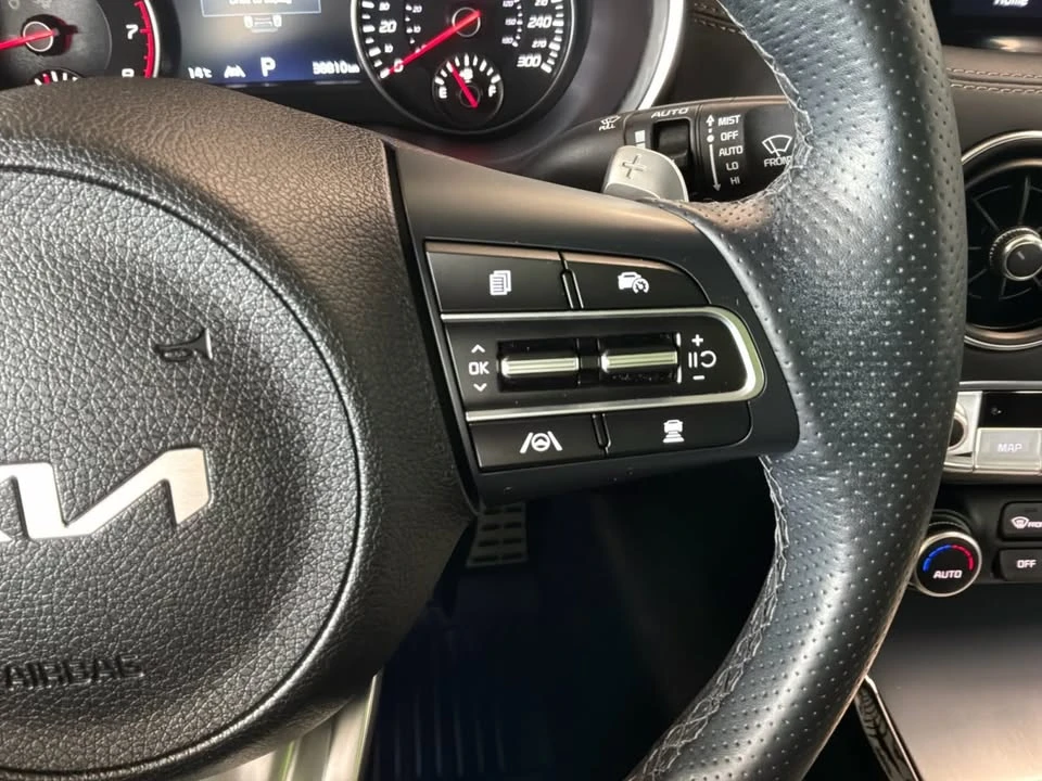 2023 Kia Stinger - Image 13 of 20