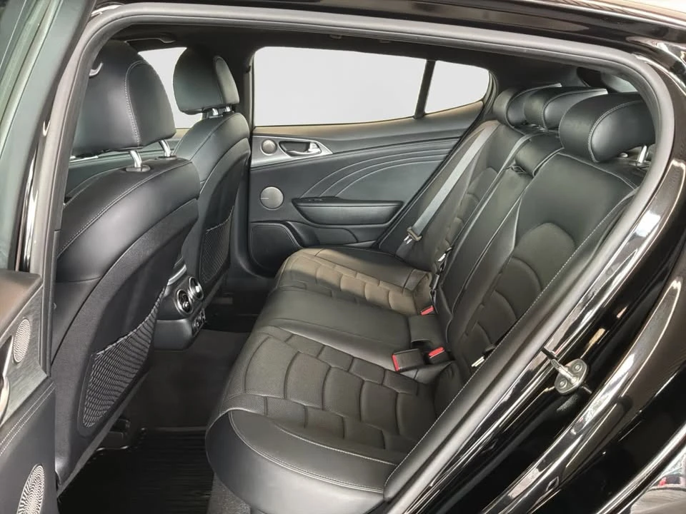 2023 Kia Stinger - Image 19 of 20