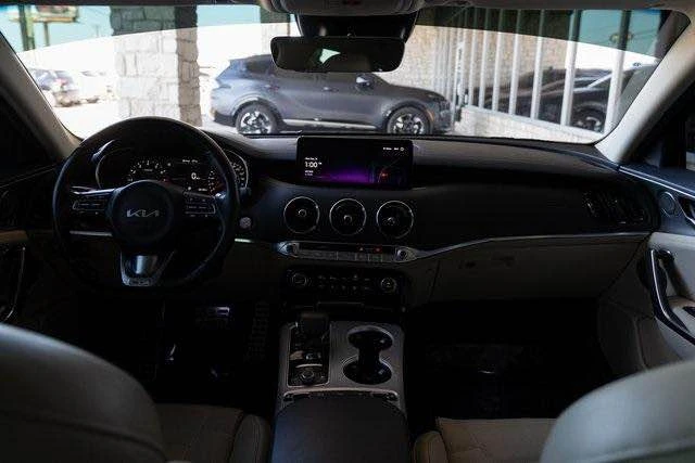 2023 Kia Stinger GT - Image 10 of 12