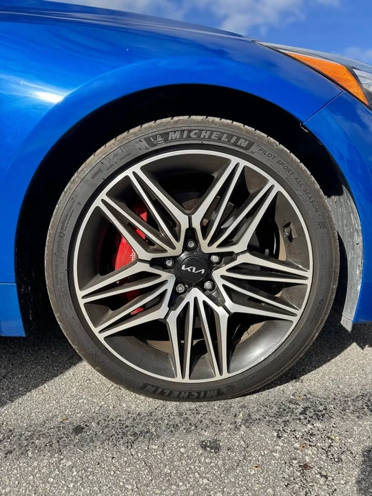 2023 Kia Stinger GT - Image 14 of 15