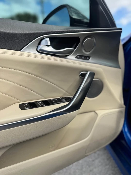 2023 Kia Stinger GT - Image 11 of 15