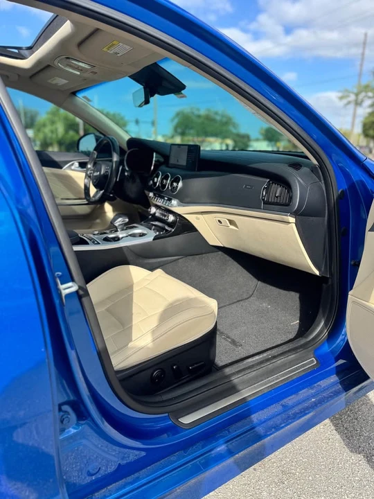2023 Kia Stinger GT - Image 8 of 15