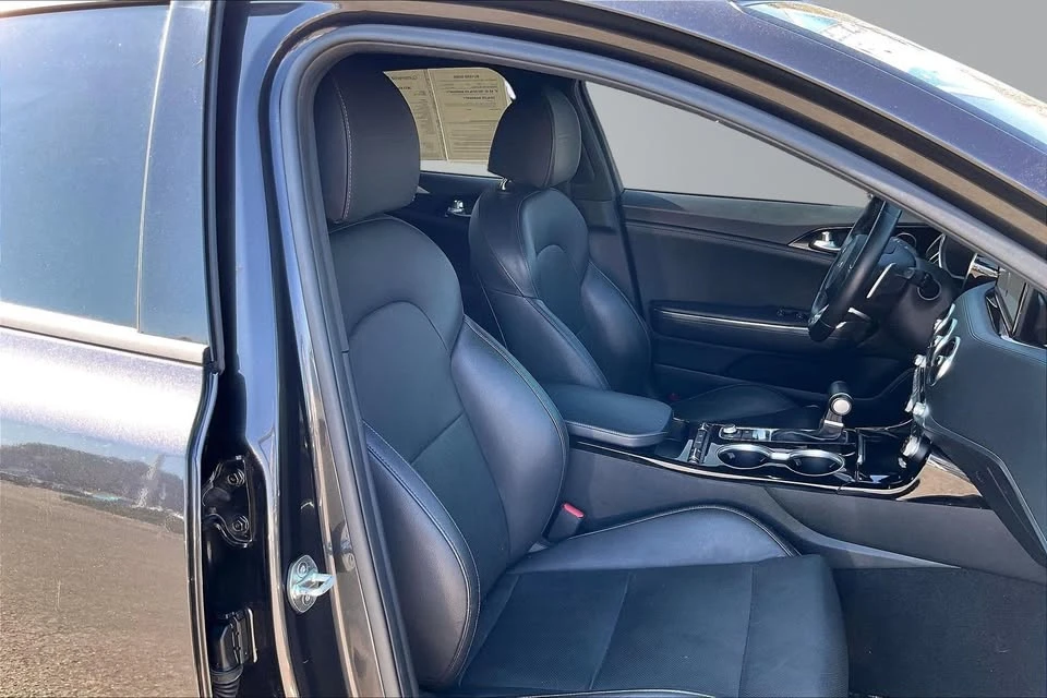2023 Kia Stinger GT - Image 4 of 8