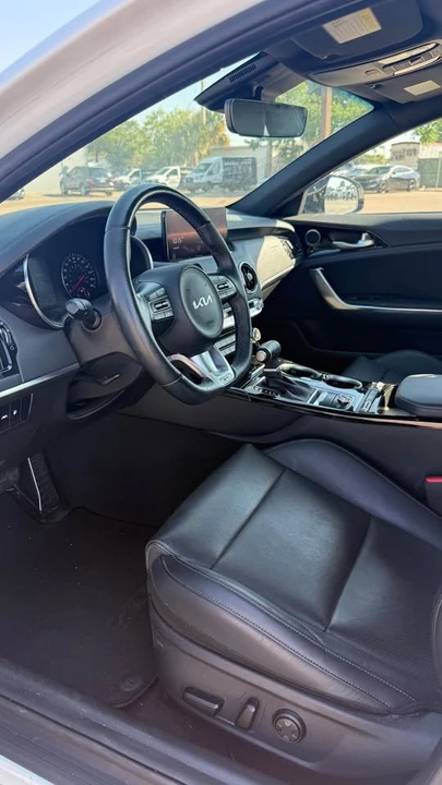 2023 Kia Stinger - Image 6 of 8
