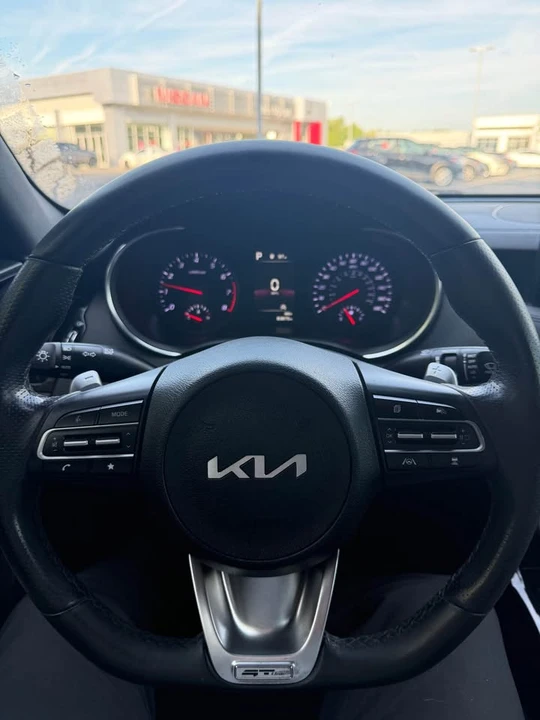 2023 Kia Stinger - Image 11 of 12