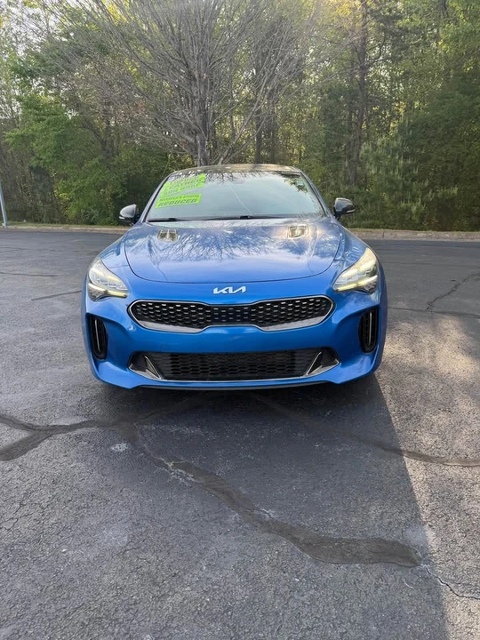 2023 Kia Stinger - Image 2 of 12