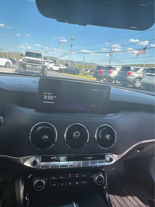 2023 Kia Stinger - Image 11 of 12