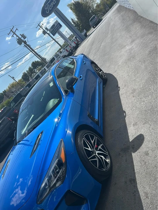 2023 Kia Stinger - Image 2 of 12