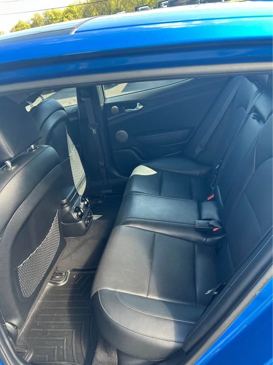 2023 Kia Stinger - Image 9 of 12