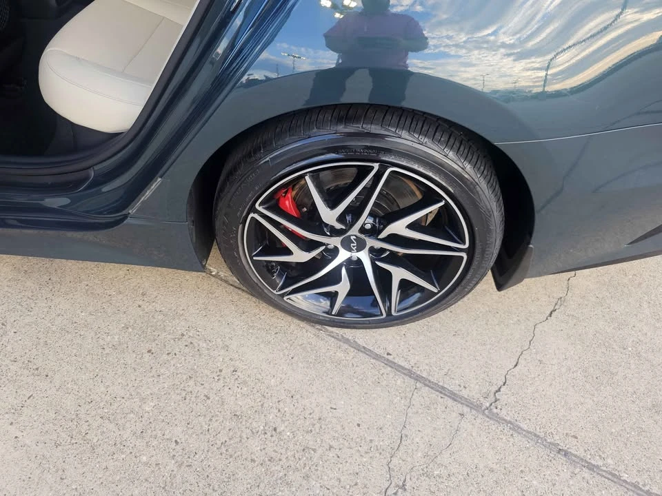 2023 Kia Stinger - Image 12 of 14
