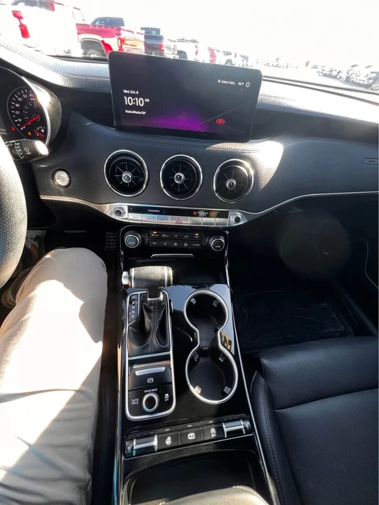 2023 Kia Stinger - Image 9 of 9