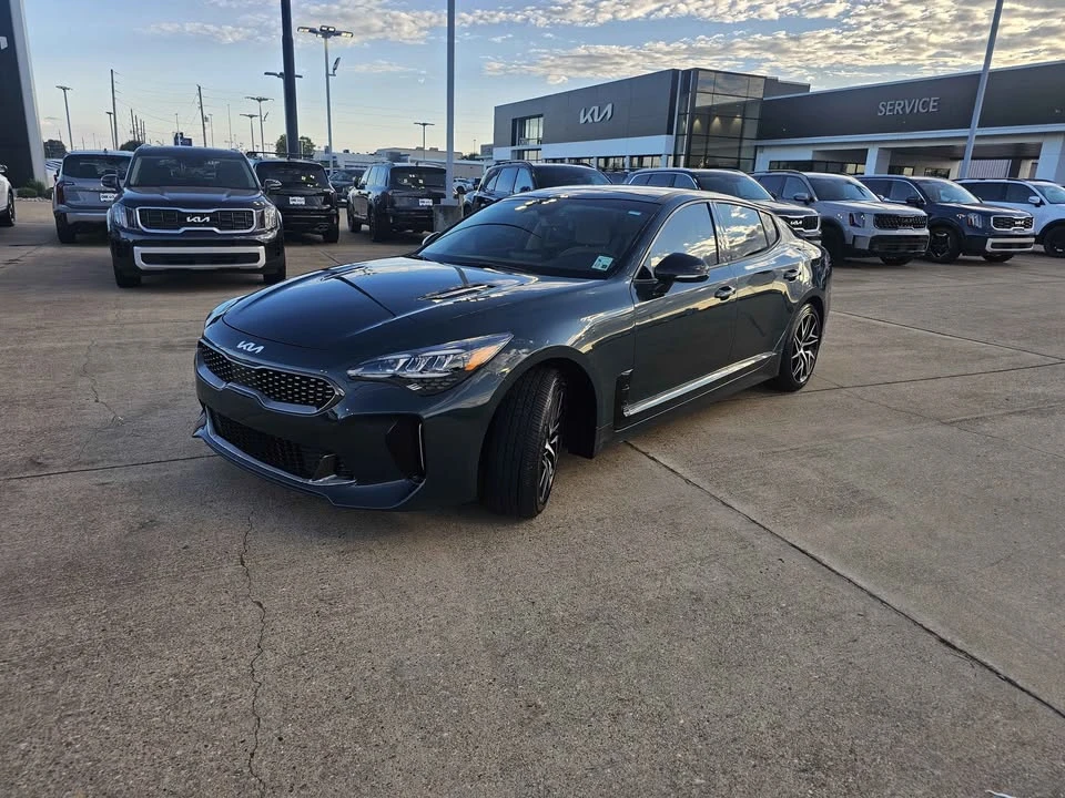 2023 Kia Stinger - Image 2 of 14