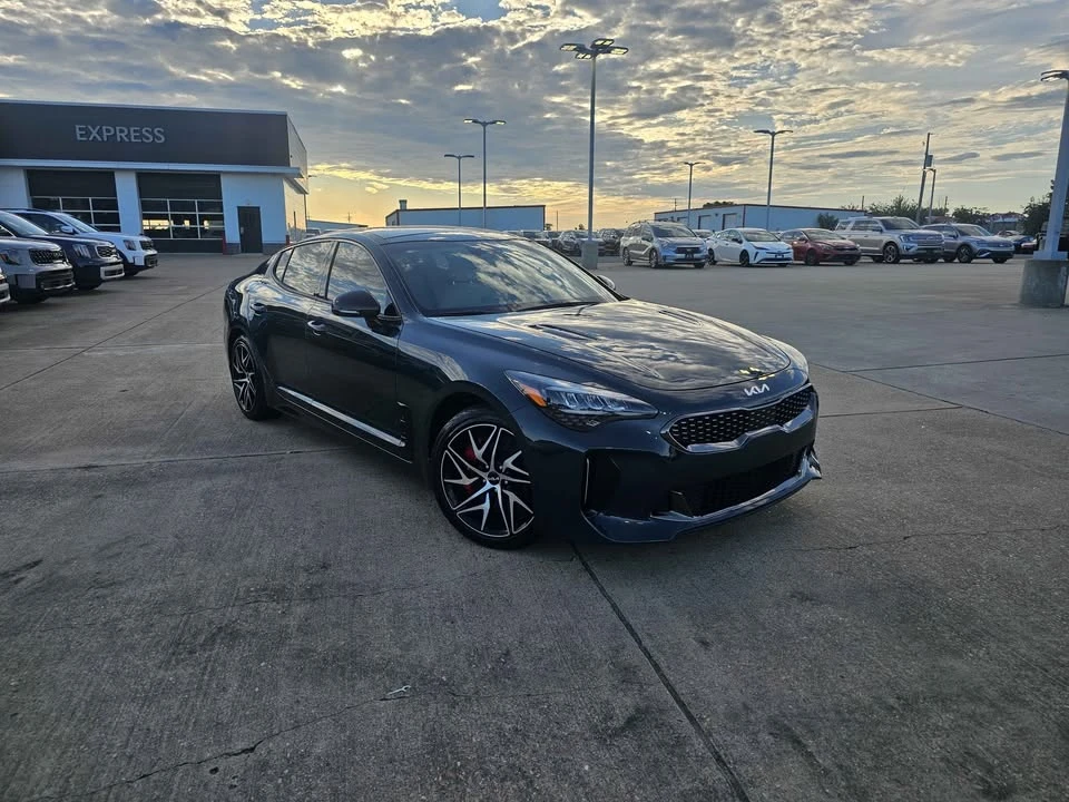 2023 Kia Stinger - Image 9 of 14