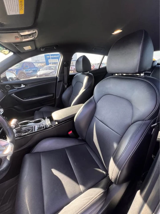 2023 Kia Stinger - Image 7 of 9