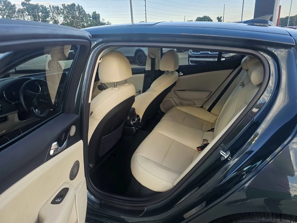 2023 Kia Stinger - Image 11 of 14