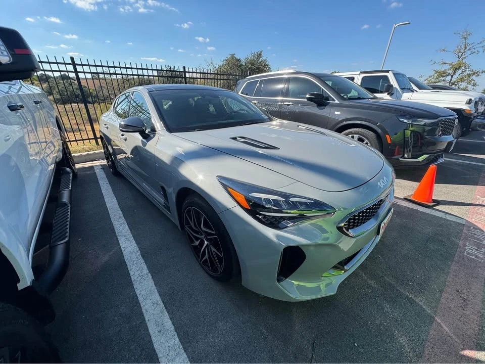2023 Kia Stinger - Image 7 of 11