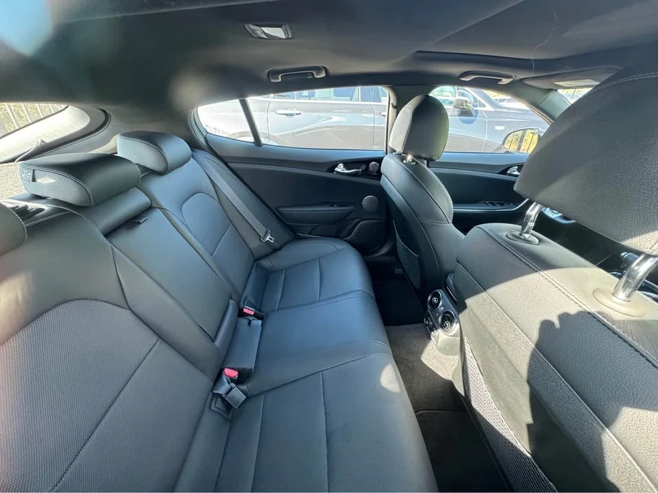 2023 Kia Stinger - Image 10 of 11