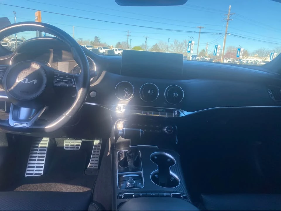 2023 Kia Stinger - Image 4 of 5