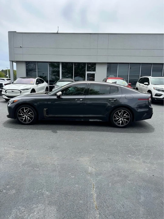 2023 Kia Stinger - Image 2 of 8