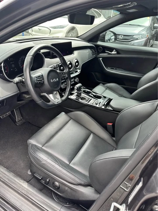 2023 Kia Stinger - Image 7 of 8