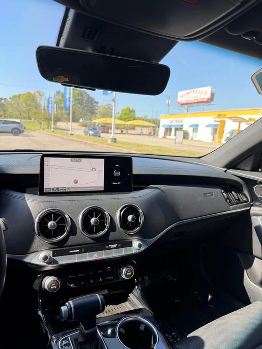 2023 Kia Stinger - Image 7 of 8