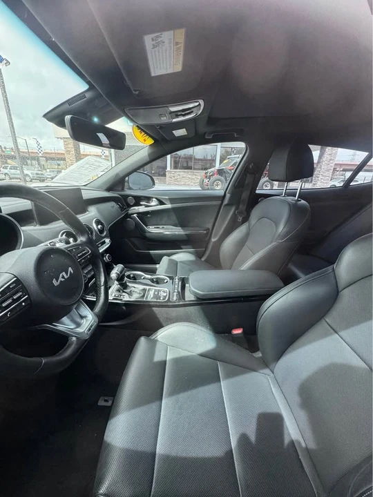 2023 Kia Stinger - Image 4 of 5