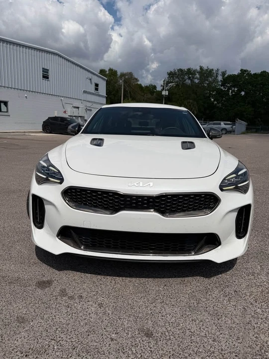 2023 Kia Stinger - Image 2 of 10