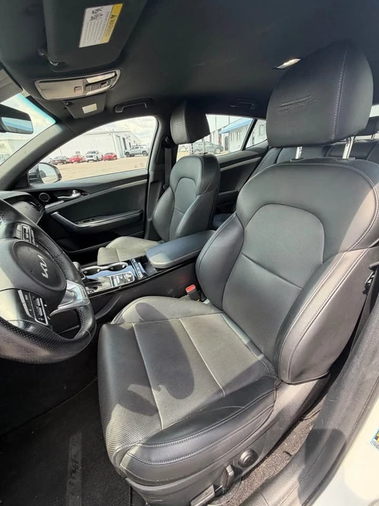 2023 Kia Stinger - Image 8 of 10