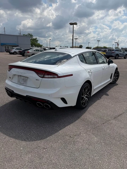 2023 Kia Stinger - Image 6 of 10