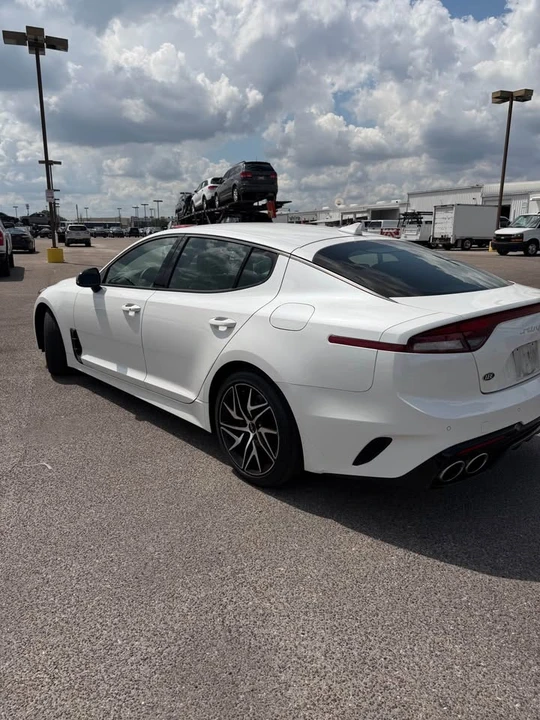 2023 Kia Stinger - Image 4 of 10