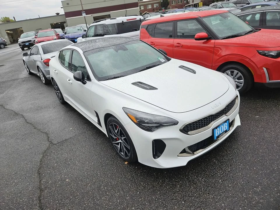 2023 Kia Stinger - Image 10 of 13