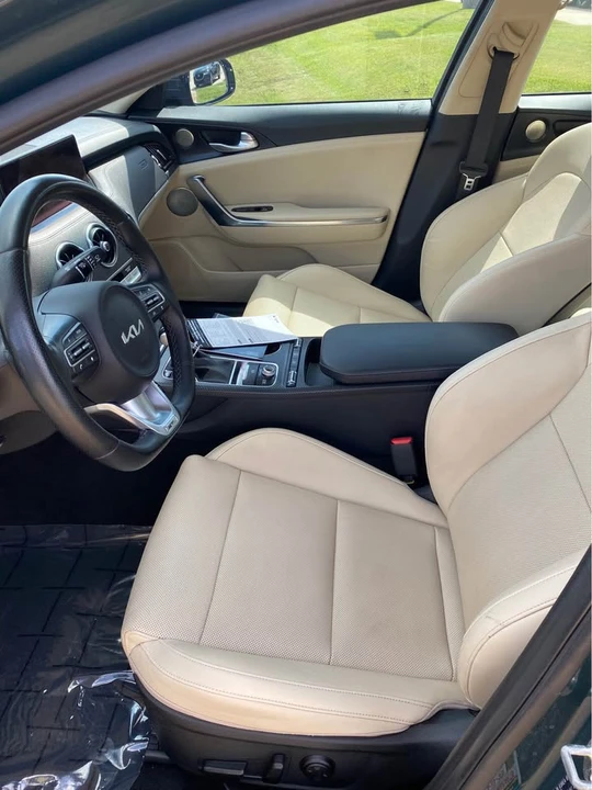 2023 Kia Stinger - Image 4 of 6