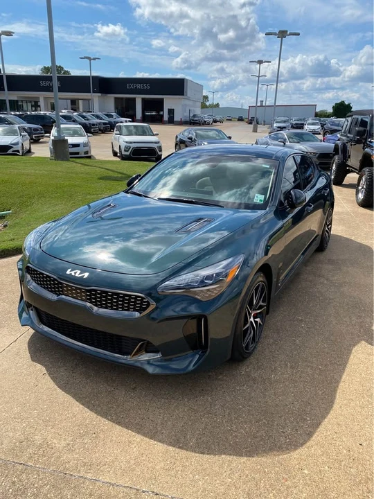 2023 Kia Stinger - Image 2 of 6