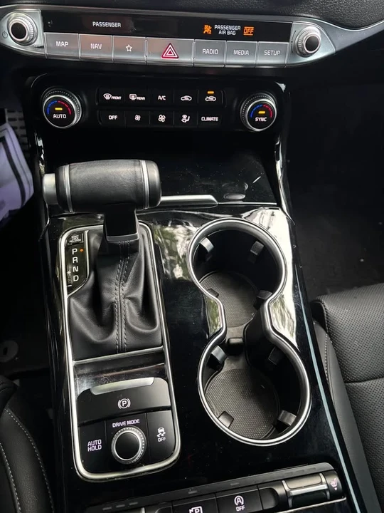 2023 Kia Stinger - Image 12 of 14