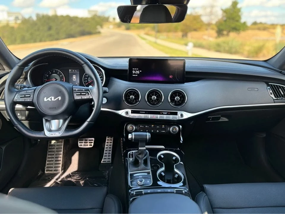 2023 Kia Stinger - Image 10 of 10
