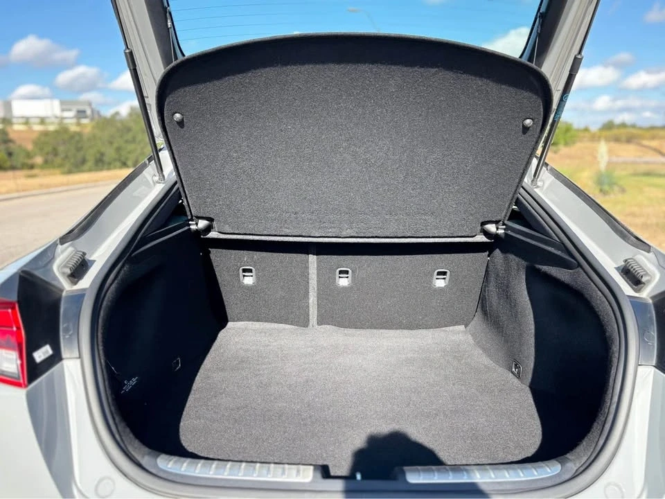 2023 Kia Stinger - Image 9 of 10