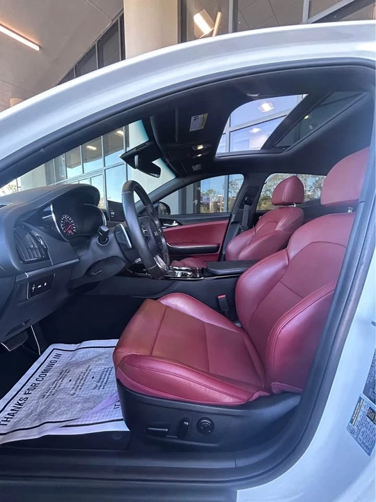 2023 Kia Stinger - Image 7 of 11