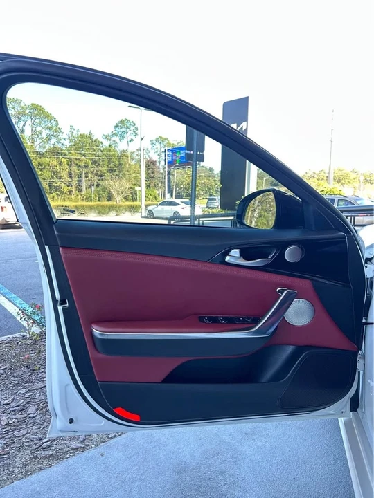 2023 Kia Stinger - Image 6 of 11
