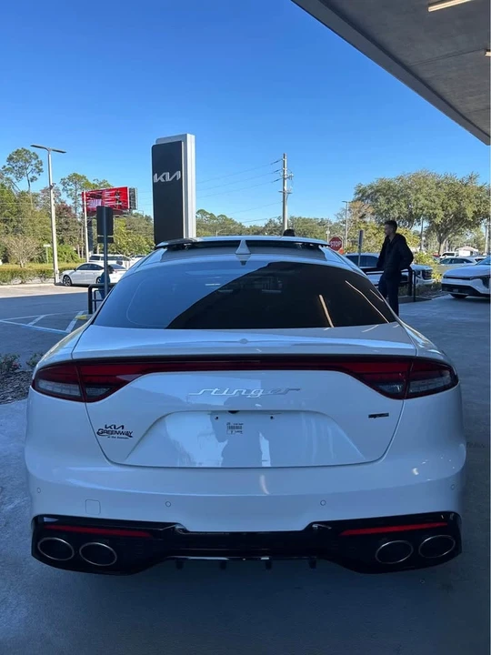 2023 Kia Stinger - Image 4 of 11