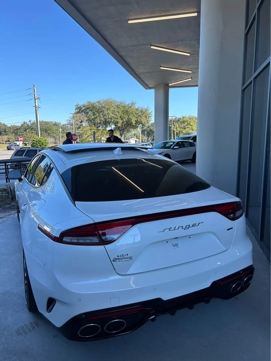 2023 Kia Stinger - Image 3 of 11
