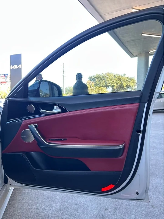 2023 Kia Stinger - Image 8 of 11