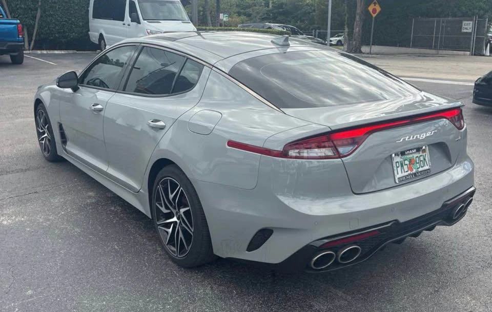 2023 Kia Stinger - Image 2 of 5