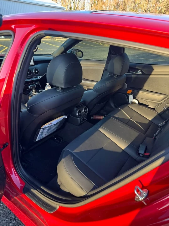 2023 Kia Stinger - Image 9 of 13
