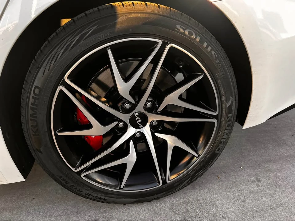2023 Kia Stinger - Image 4 of 8