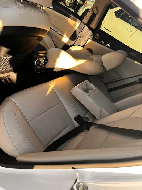 2023 Kia Stinger - Image 6 of 8