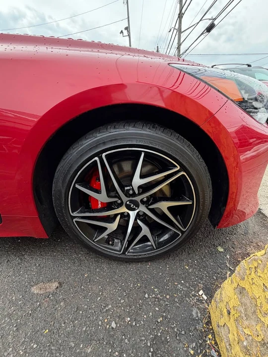 2023 Kia Stinger - Image 8 of 15