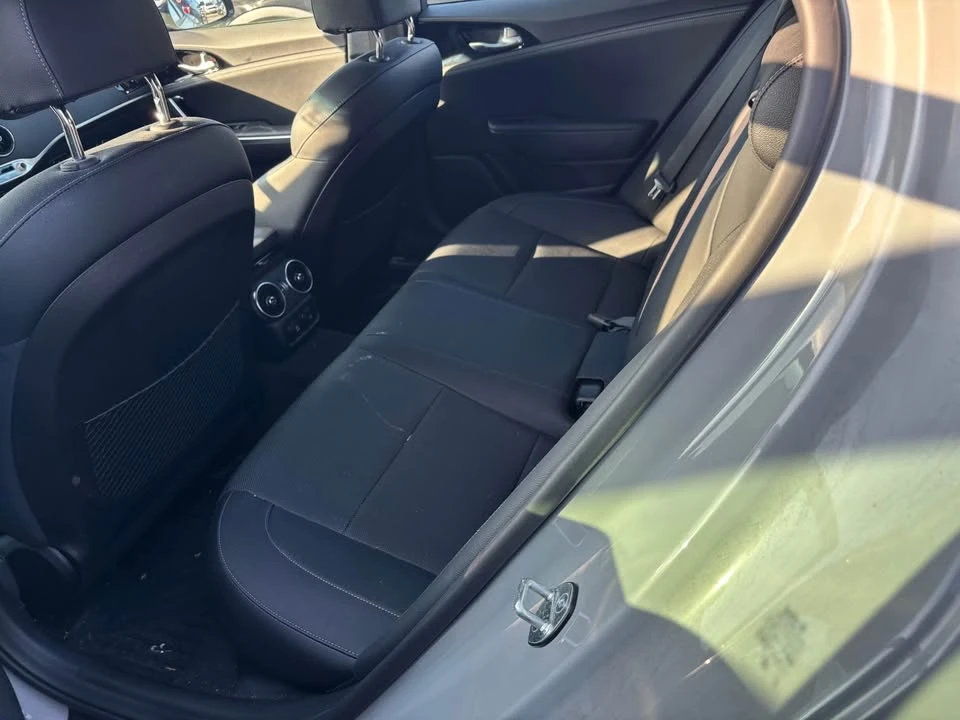2023 Kia Stinger - Image 3 of 9