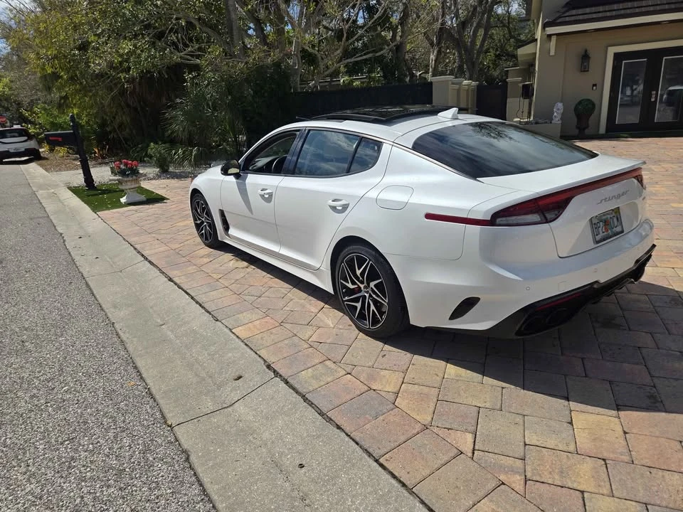 2023 Kia Stinger - Image 2 of 13
