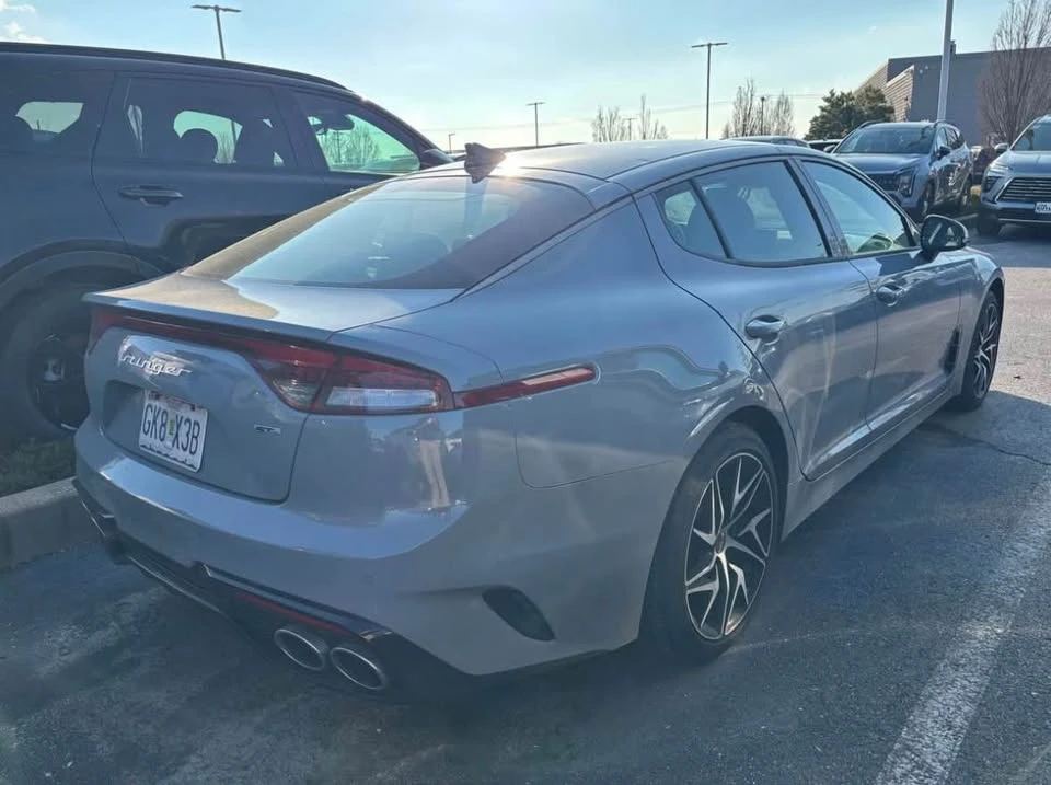 2023 Kia Stinger - Image 2 of 4
